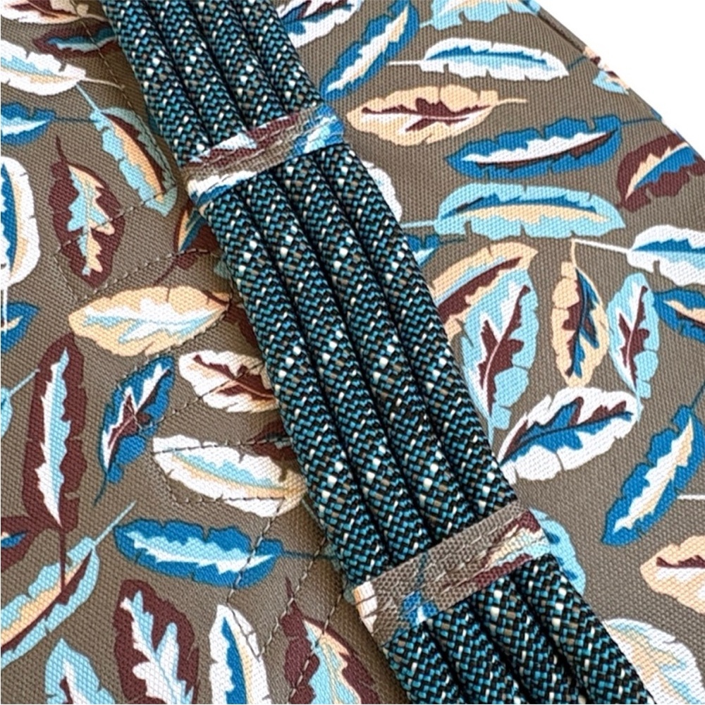 KAVU Rope Sling Crossbody Bag Fine Feathers Pattern NWT Outdoor Gorpcore - Picture 6 of 11